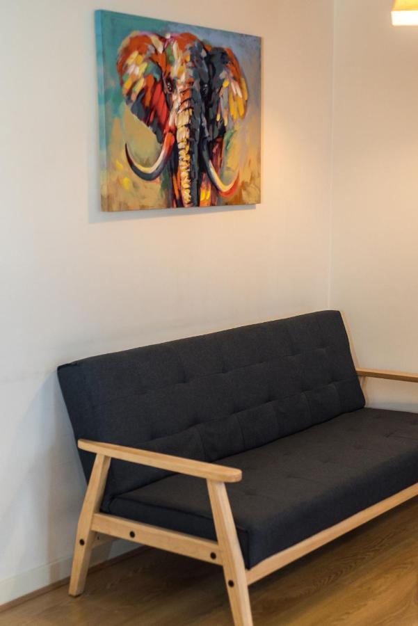 Elegant 2 Bedroom City Centre Apartment - Free Parking - Private Balcony Edimburgo Exterior foto