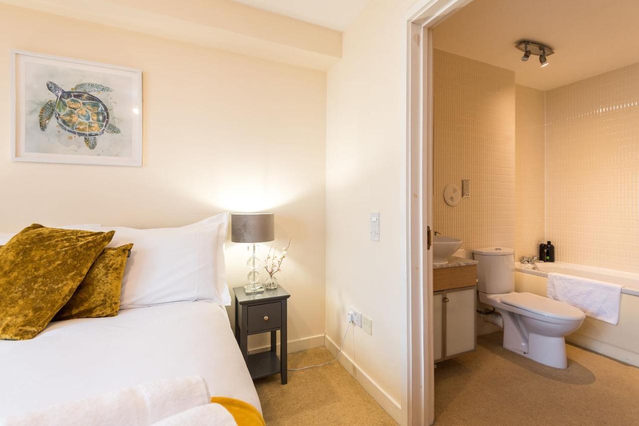 Elegant 2 Bedroom City Centre Apartment - Free Parking - Private Balcony Edimburgo Exterior foto