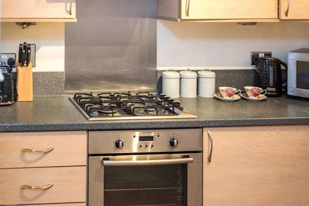 Elegant 2 Bedroom City Centre Apartment - Free Parking - Private Balcony Edimburgo Exterior foto