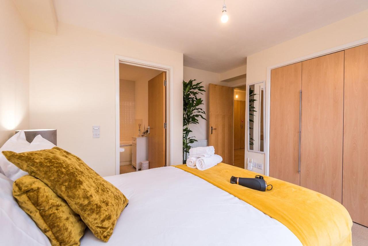 Elegant 2 Bedroom City Centre Apartment - Free Parking - Private Balcony Edimburgo Exterior foto