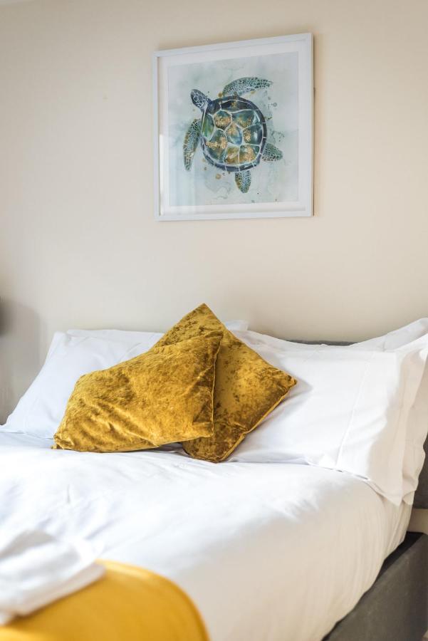 Elegant 2 Bedroom City Centre Apartment - Free Parking - Private Balcony Edimburgo Exterior foto