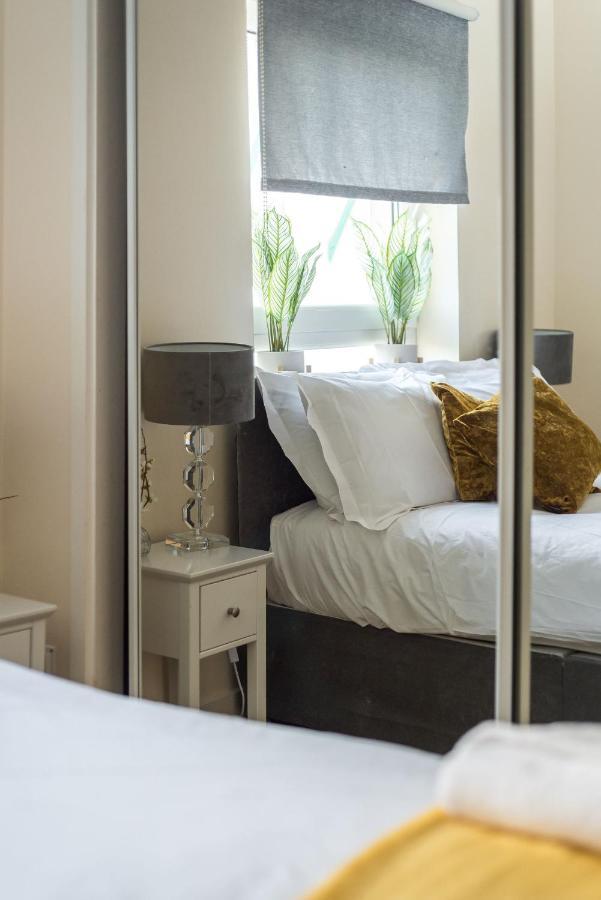 Elegant 2 Bedroom City Centre Apartment - Free Parking - Private Balcony Edimburgo Exterior foto