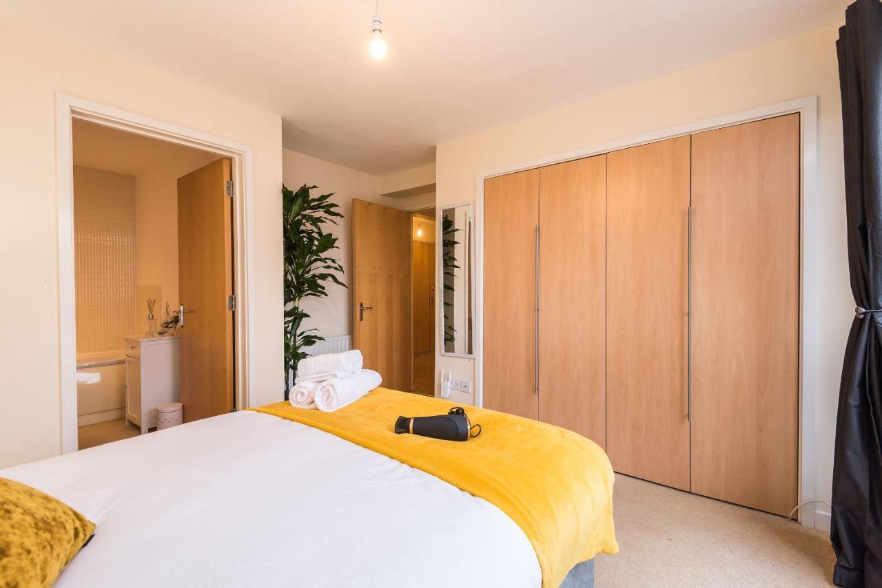 Elegant 2 Bedroom City Centre Apartment - Free Parking - Private Balcony Edimburgo Exterior foto