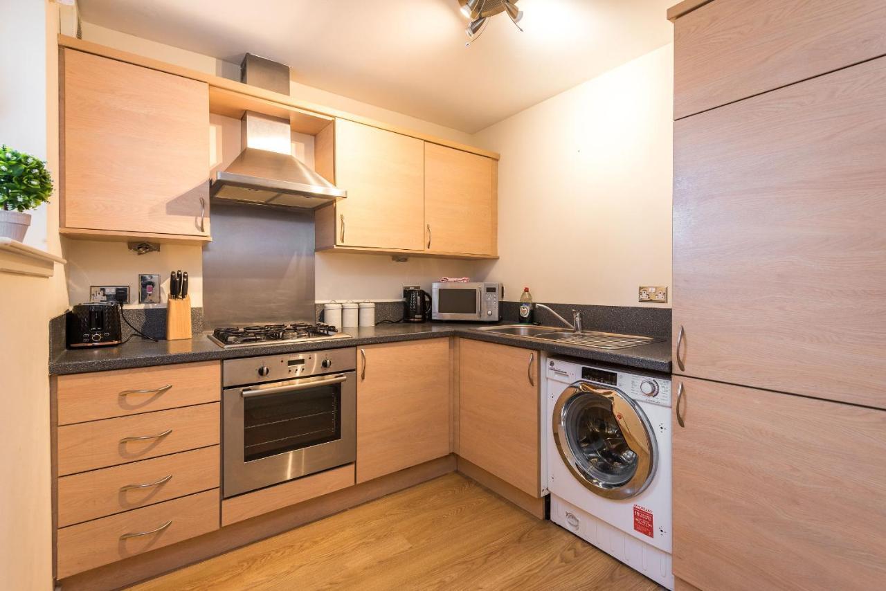 Elegant 2 Bedroom City Centre Apartment - Free Parking - Private Balcony Edimburgo Exterior foto