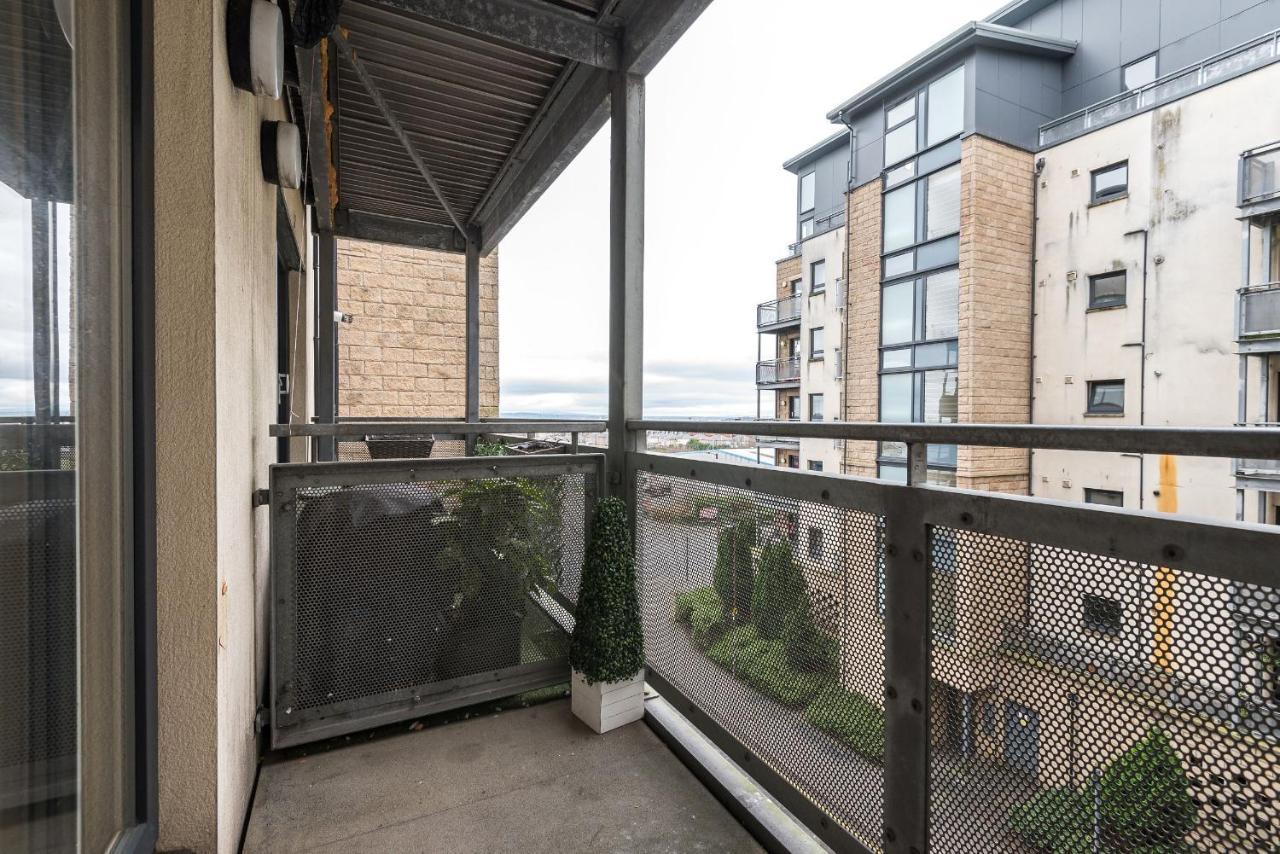 Elegant 2 Bedroom City Centre Apartment - Free Parking - Private Balcony Edimburgo Exterior foto