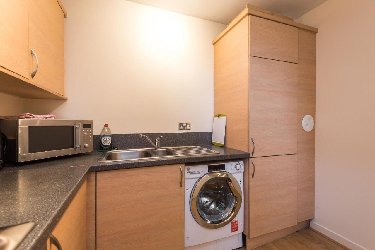 Elegant 2 Bedroom City Centre Apartment - Free Parking - Private Balcony Edimburgo Exterior foto